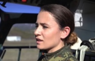 Arnavutluk tarihinin ilk kadın pilotu