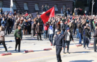 Arnavutluk'ta nüfus azalıyor