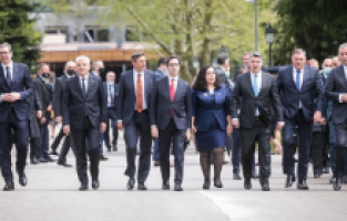 Balkanlar'ın yoksul ülkelerinin süper zengin liderleri