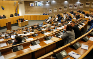 Sırp siyasetçiler Bosna Hersek kurumlarını boykota son verdi