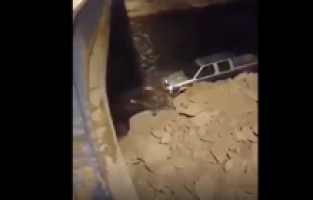 Alkollü sürücü nehirde araç kullandı