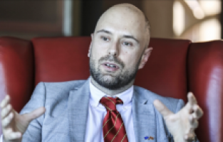 Karadağ kabul etti: Sırplar üç kentte daha oy kullanabilecek