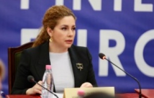 Arnavutluk Dışişleri Bakanı: “Kosova kutsalımız“