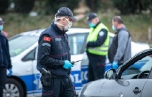 Karadağ'da bomba ihbarları nedeniyle çok sayıda okul boşaltıldı