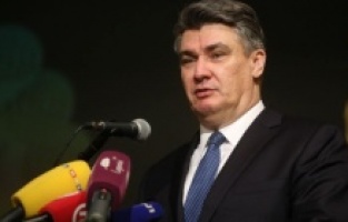 Hırvatistan Cumhurbaşkanı Milanovic, Vucic'i ve Orban'ı tebrik etti