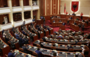 Arnavutluk Parlamentosu, yeni cumhurbaşkanını oylayacak