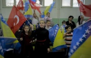 Eyüpsultan’dan Bosnalı çocuklara 23 Nisan hediyesi