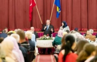 TBMM Başkanı Şentop, Bosna Hersek'in Travnik kentinde şehit aileleri ve gazilerle iftar yaptı