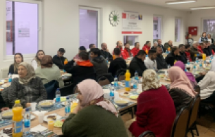 Türk Kızılay, Dünya Yetimler Günü'nde Srebrenitsa’da 150 kişiye iftar verdi