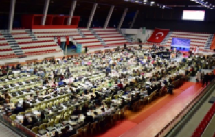 Yunus Emre Enstitüsü ile Türk Kızılay, Arnavutluk'ta iftar verdi