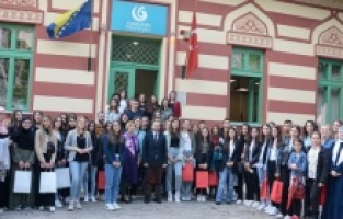 Mostar'daki "Türkçe" yarışmasında dereceye girenlere Türkiye seyahati ödülü