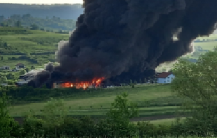 Bosna Hersek'in Bihac şehrindeki fabrikada yangın