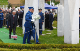 Bosna Hersek şehitlerini anıyor
