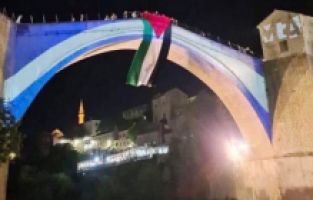 Mostar Köprüsü’ne Filistin bayrağı