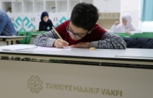 Saraybosna Maarif Okulları'nda bursluluk sınavı