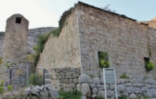 Hersek'in en eski camilerinden biri daha restore ediliyor