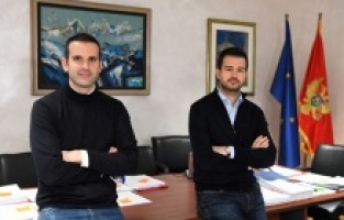 Karadağ'da eski bakanlar siyasi parti kurdu