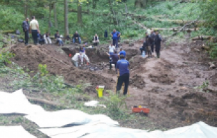 Bosna Hersek’teki toplu mezarda 15 kişinin kemik kalıntılarına ulaşıldı