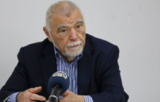 Eski Hırvatistan Cumhurbaşkanı Mesic: "Ukrayna'daki savaşın Balkanlar'a taşınması imkansız"