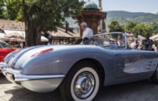 Saraybosna'da “klasik cabrio otomobil” rüzgarı esti