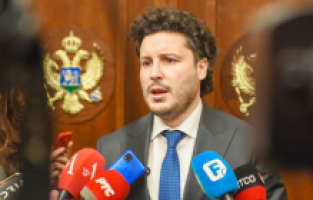 Karadağ’da hükümet düşme noktasına geldi