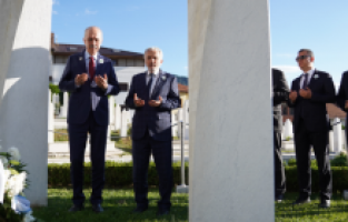 Kurtulmuş, Kovaçi Şehitliği'ni ziyaret etti