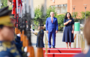 Meta’dan veda ziyareti