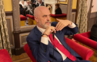 Rama: “Arnavutluk’ta geniş petrol ve gaz rezervleri bulundu”