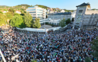 Saraybosna’daki OHR protestosuna binlerce vatandaş katıldı