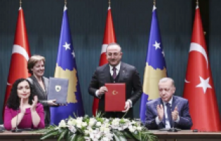 Türkiye'den Kosova'ya askeri destek