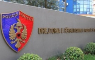 Arnavutluk'ta askeri tesise girmeye çalışan 3 kişi yakalandı