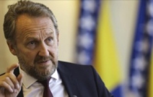 İzetbegovic: “Bize Bosna'nın üçte biri teklif edildi, anlaşsaydık duvarda Aliya'nın resmi ve kendi ordumuz olurdu...“