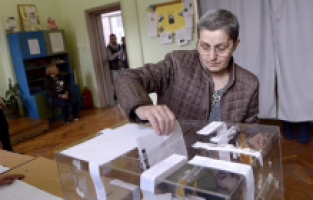 Bulgaristan’da erken genel seçimlerden sonra hükümetin kurulması zor olacak