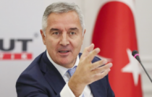 Karadağ Cumhurbaşkanı Djukanovic’in görevden alınması isteniyor