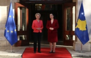 AB Komisyonu Başkanı Ursula von der Leyen, Kosova'da