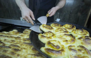 Balkanların "Börek etli mi olur etsiz mi?" tartışması tazeliğini koruyor