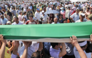 Bosna Hersek’te kimliği tespit edilemeyen kemik kalıntıları tek tabutta defnedilecek