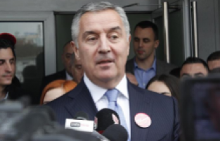 Djukanovic’ten erken seçim açıklaması