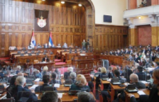 Sırbistan'da yeni hükümet güvenoyu aldı