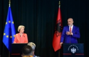 Von der Leyen: "Arnavutluk, AB yolunda kararlı bir şekilde ilerliyor"