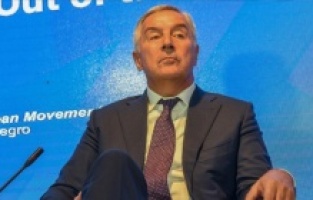 Djukanovic, tartışmalı yasayı parlamentoya iade etti