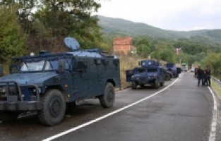 Kosova polisi, sürücüleri Sırp plakaları konusunda uyarmaya başladı