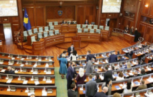 Sırp Listesi geri adım atarak Kosova Meclisine döndü