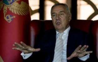 Djukanovic: "Karadağ'ı 'Açık Balkan'a sürüklemek vatan hainliğine denktir"