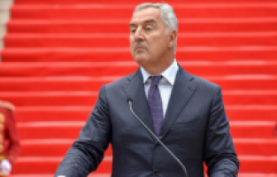 Karadağ Cumhurbaşkanı Djukanovic "yetkilerini kısıtlayan" yasayı imzaladı