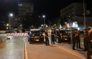 Kosova polisi Mitroviça’nın kuzeyine girdi