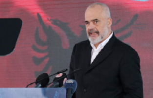 Rama’ya soruldu: “Arnavutluk, Kosova’ya yardım eder mi?”