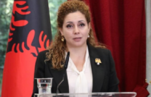 Arnavutluk’tan Ukrayna’ya destek