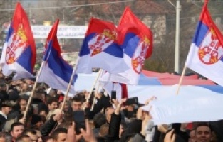 Kosovalı Sırplardan Vucic karşıtı protesto