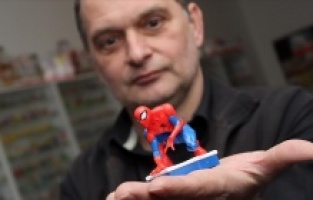 Sırp koleksiyoncu 32 yılda 15 bin sürpriz yumurta oyuncağı biriktirdi